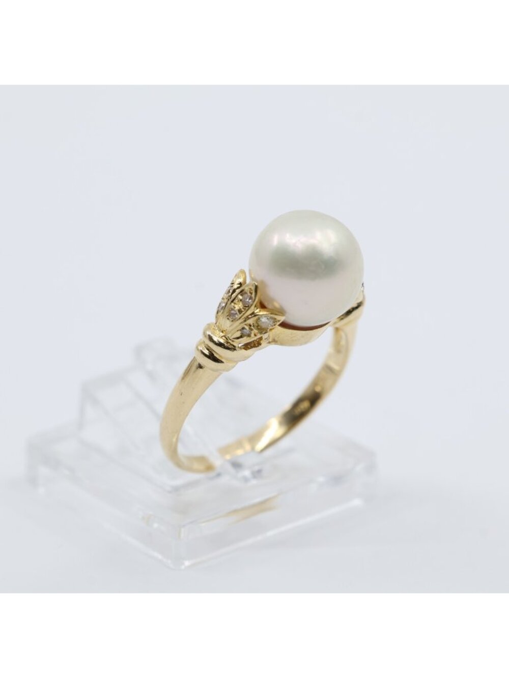 Beautiful 18K Karat Solid Yellow Gold Designer Diamond & Pearl Ring - Size 6